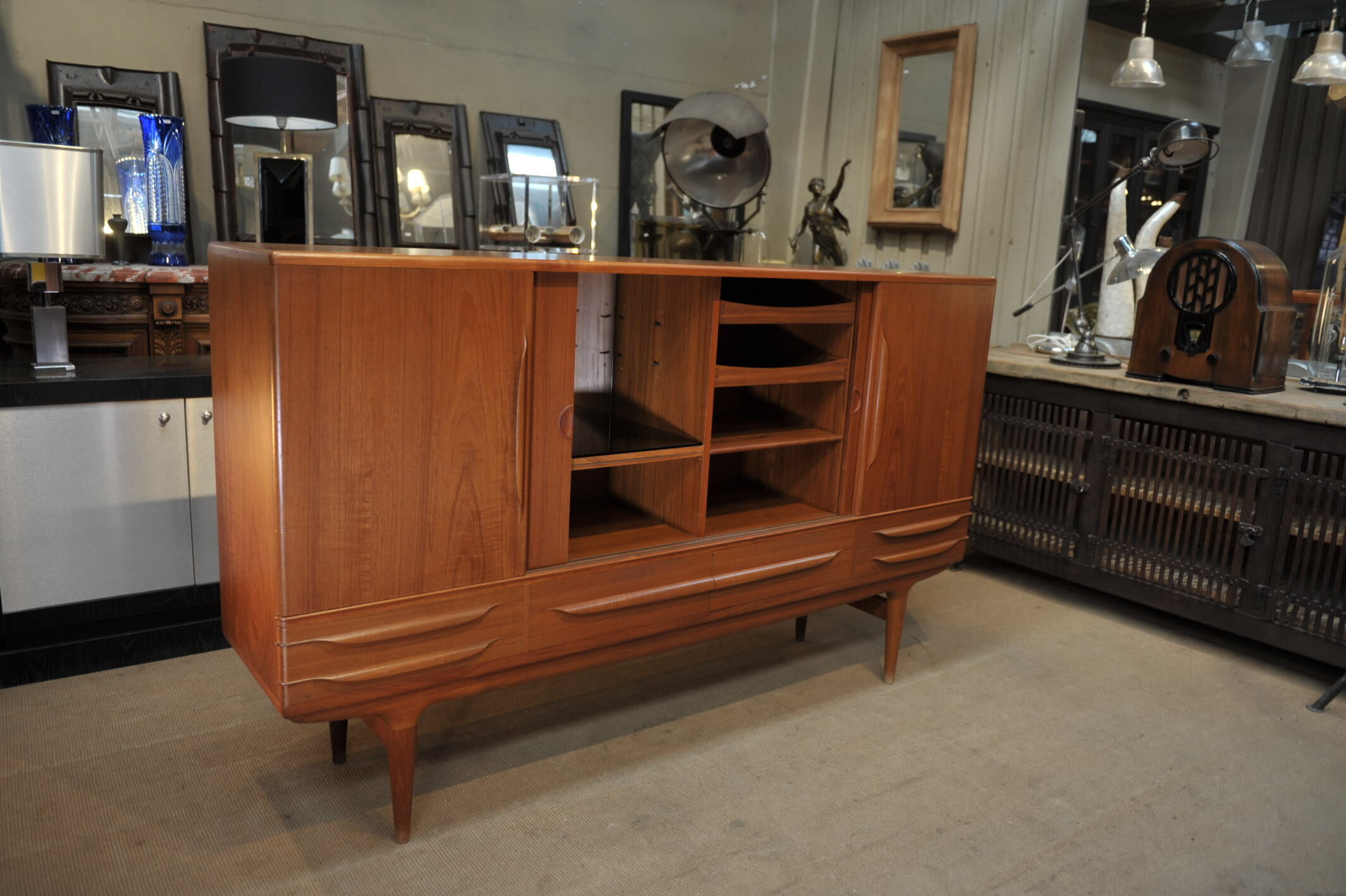 Vintage scandinavian teak furniture by Samcom Denmark
