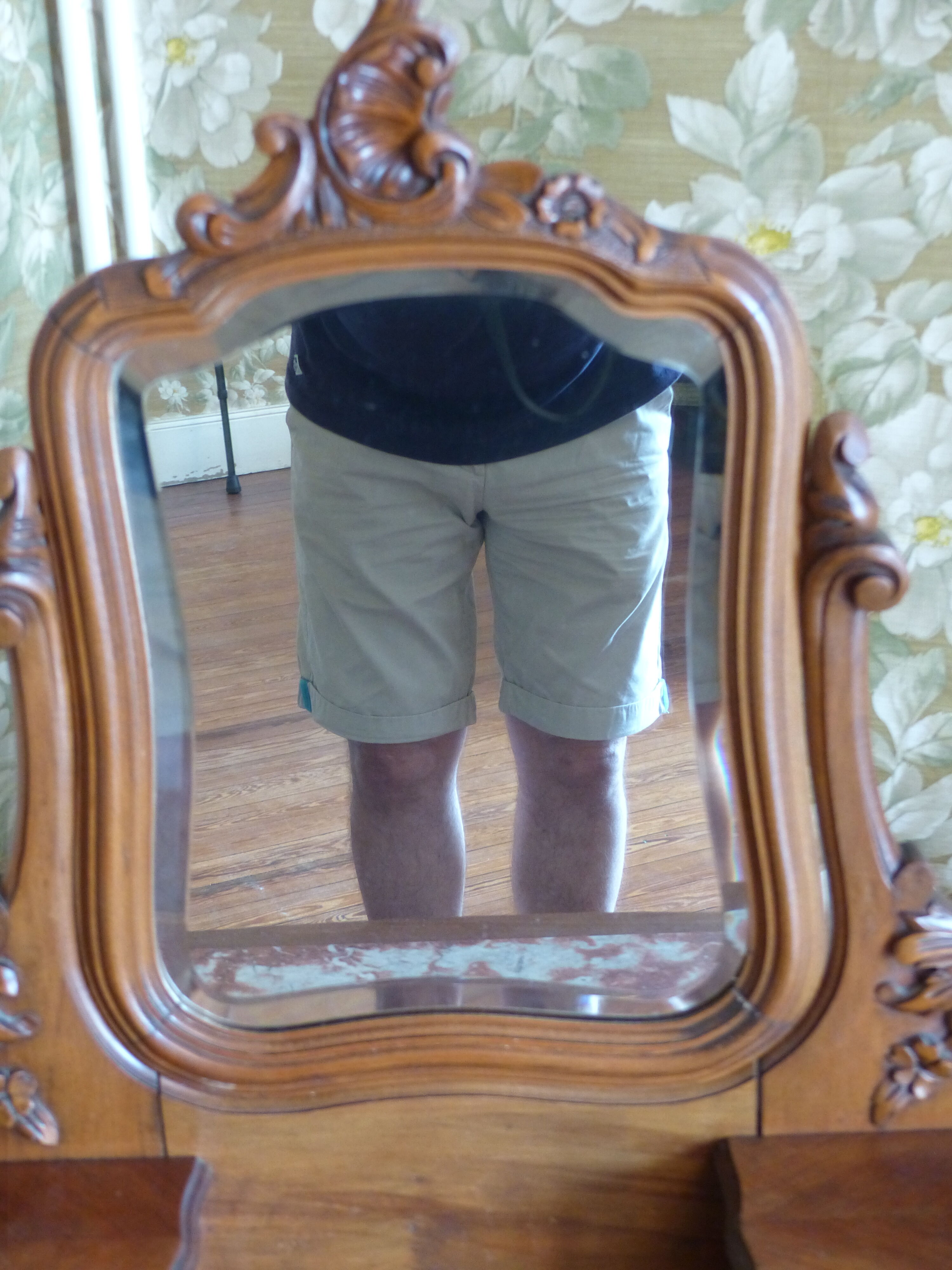 WALNUT DRESSING TABLE SCULPTS STYLE LOUIS XV ROCAILLE 1900