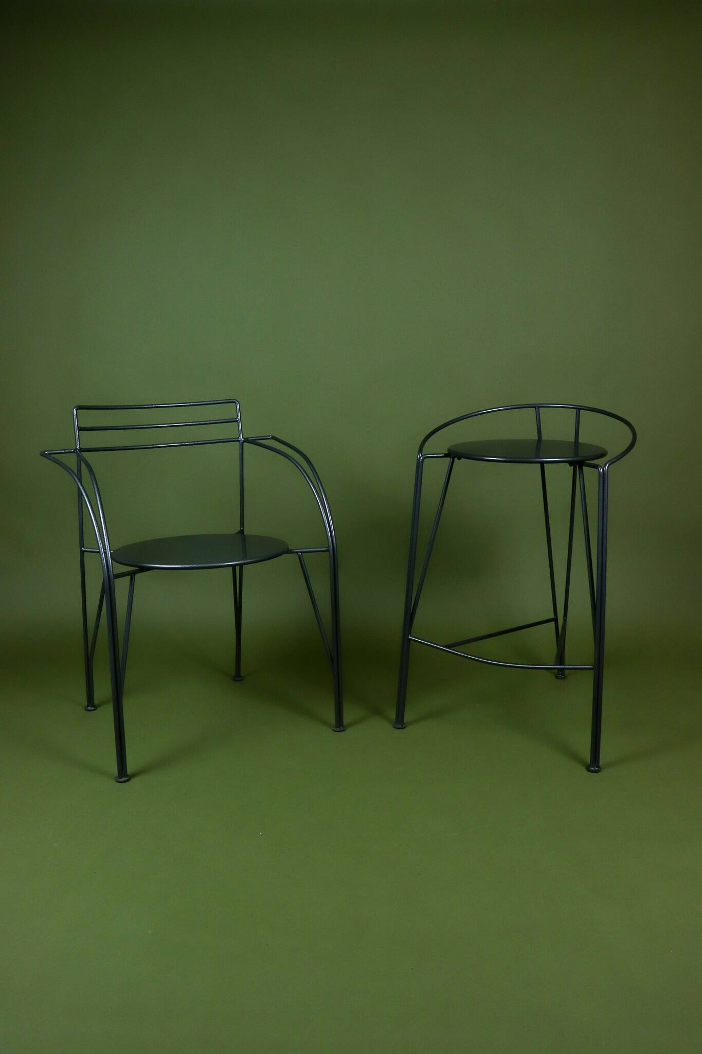 Lot tabouret et fauteuil Lune d'argent de Pascal Mourgue