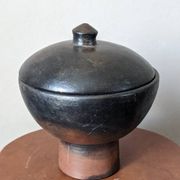 Céramique japandi fabrication artisanale poterie handmade porte encens