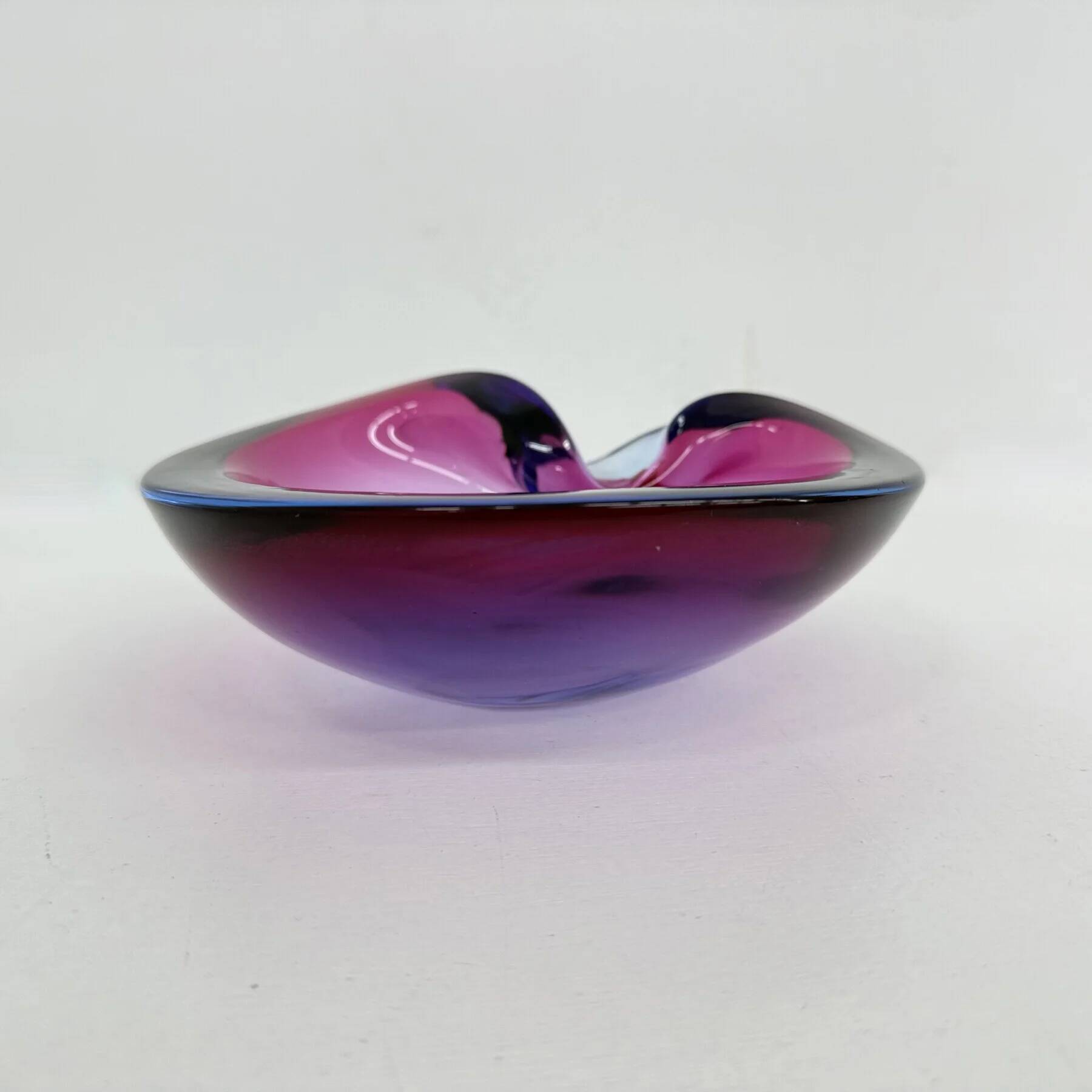 Set of 3 Murano Sommerso pink glass bowls, 1970s