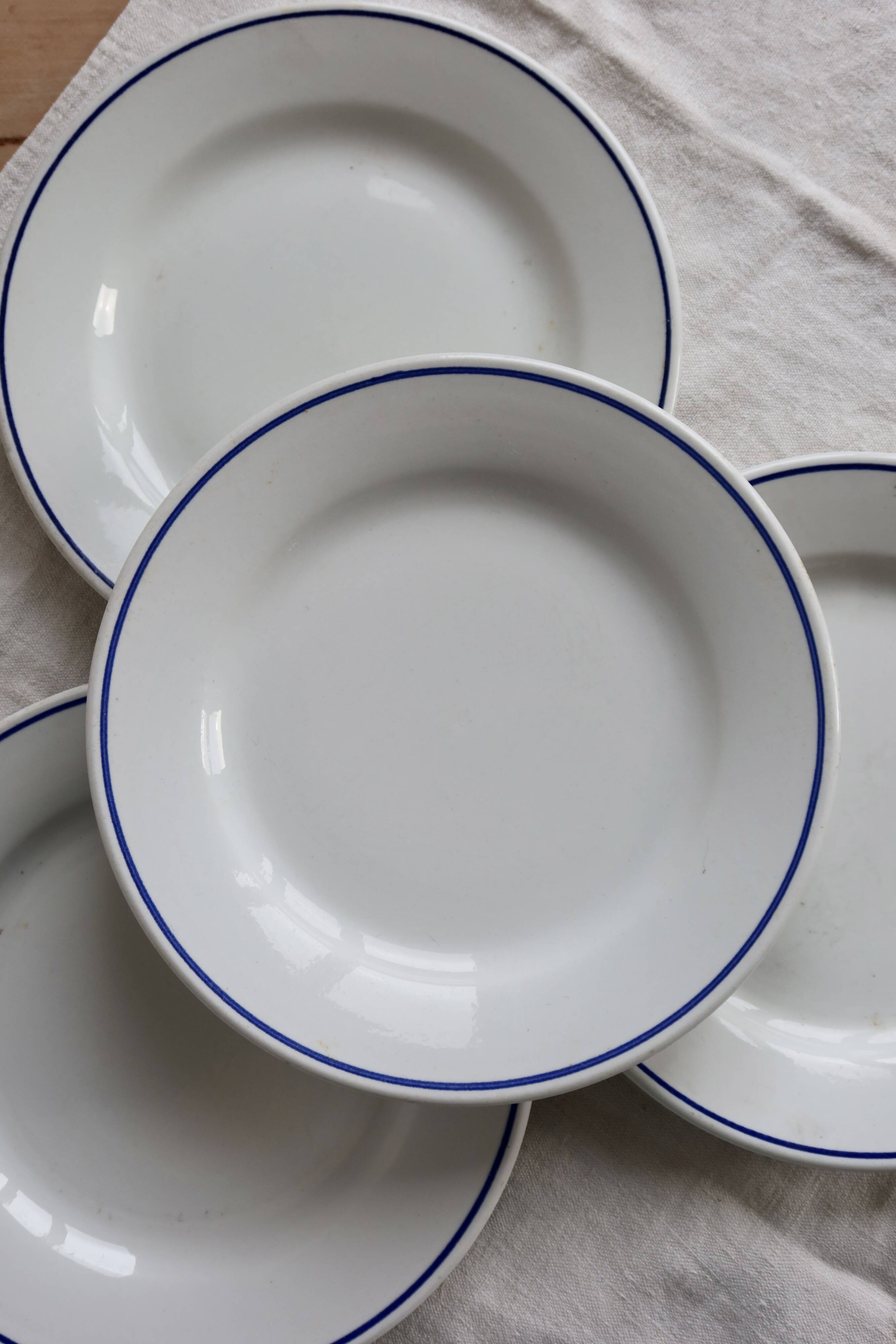 4 vintage Pyroblan Sarreguemines flat plates – Blue rim bistro style