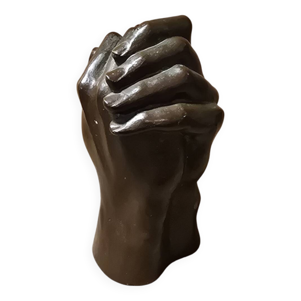Mains enlacées