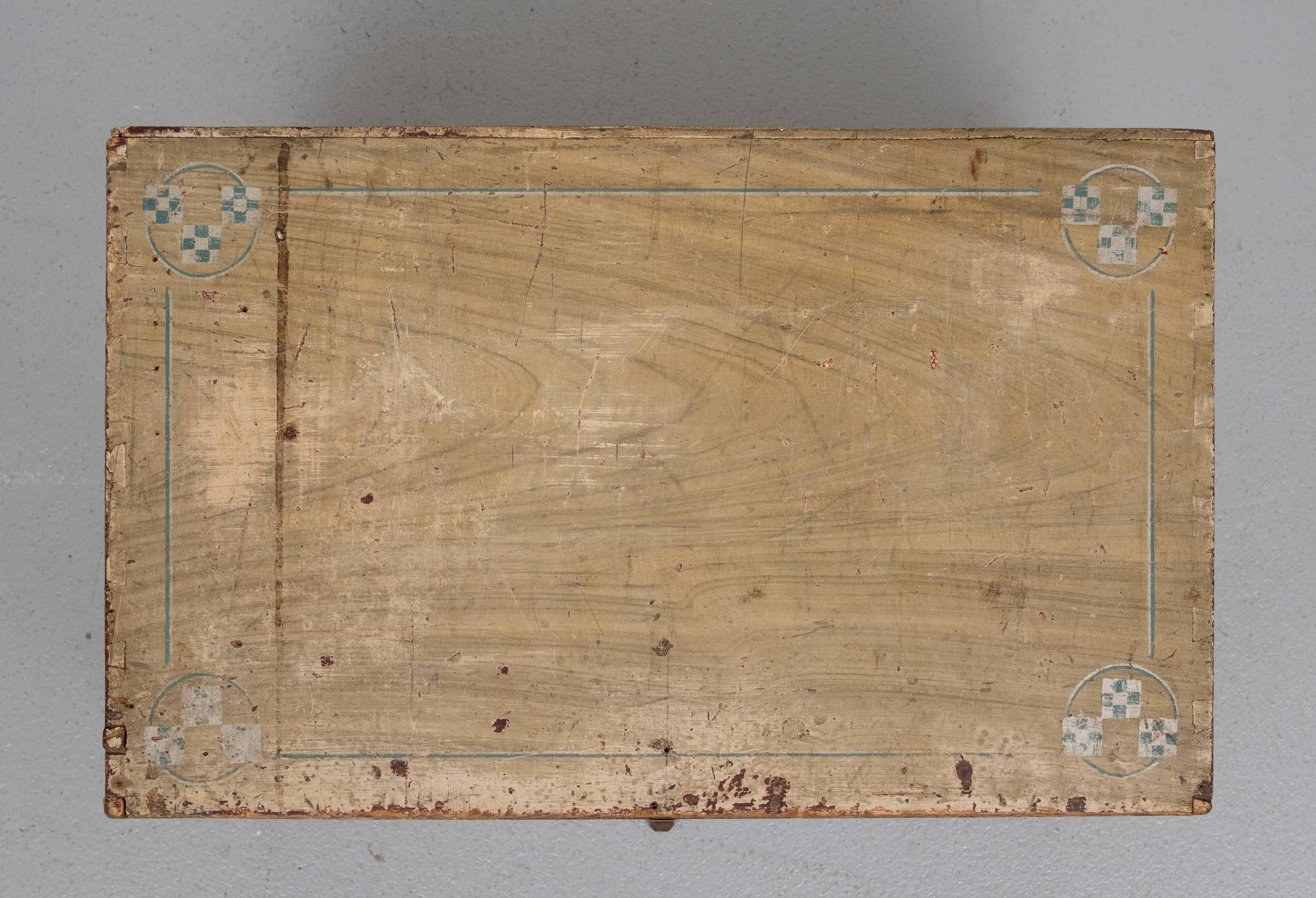 Commode homme avec tiroirs du XIXe siècle