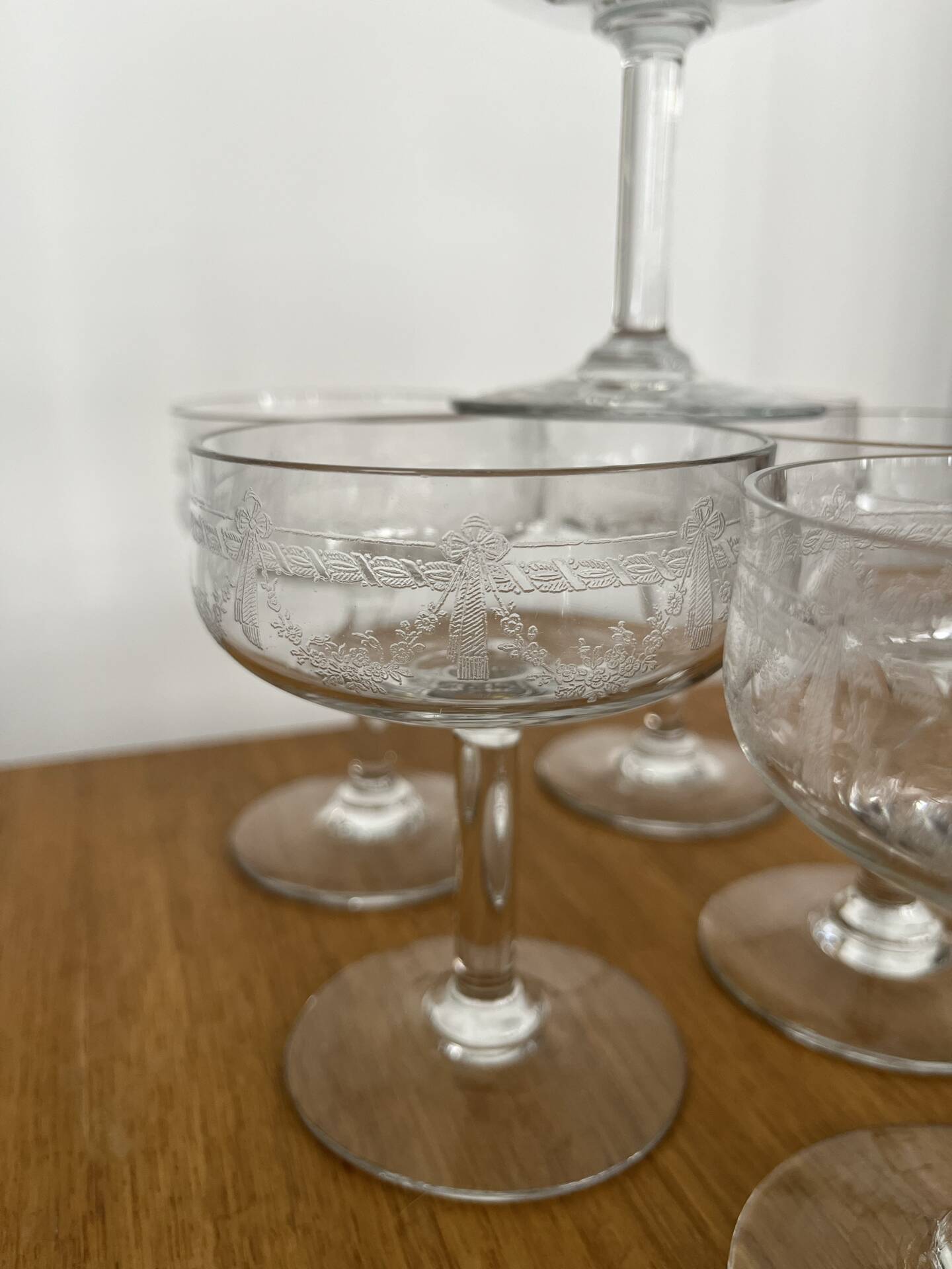 Set 6 coupes champagne gravées Louis XVI