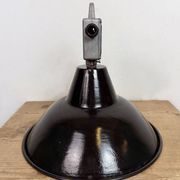 Lampe à pendentif en émail noir industriel d'Elektrosvit, années 1960.