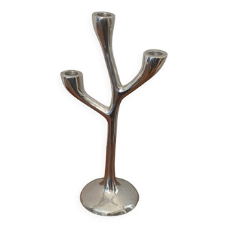 Organic-shaped cast aluminium candlestick