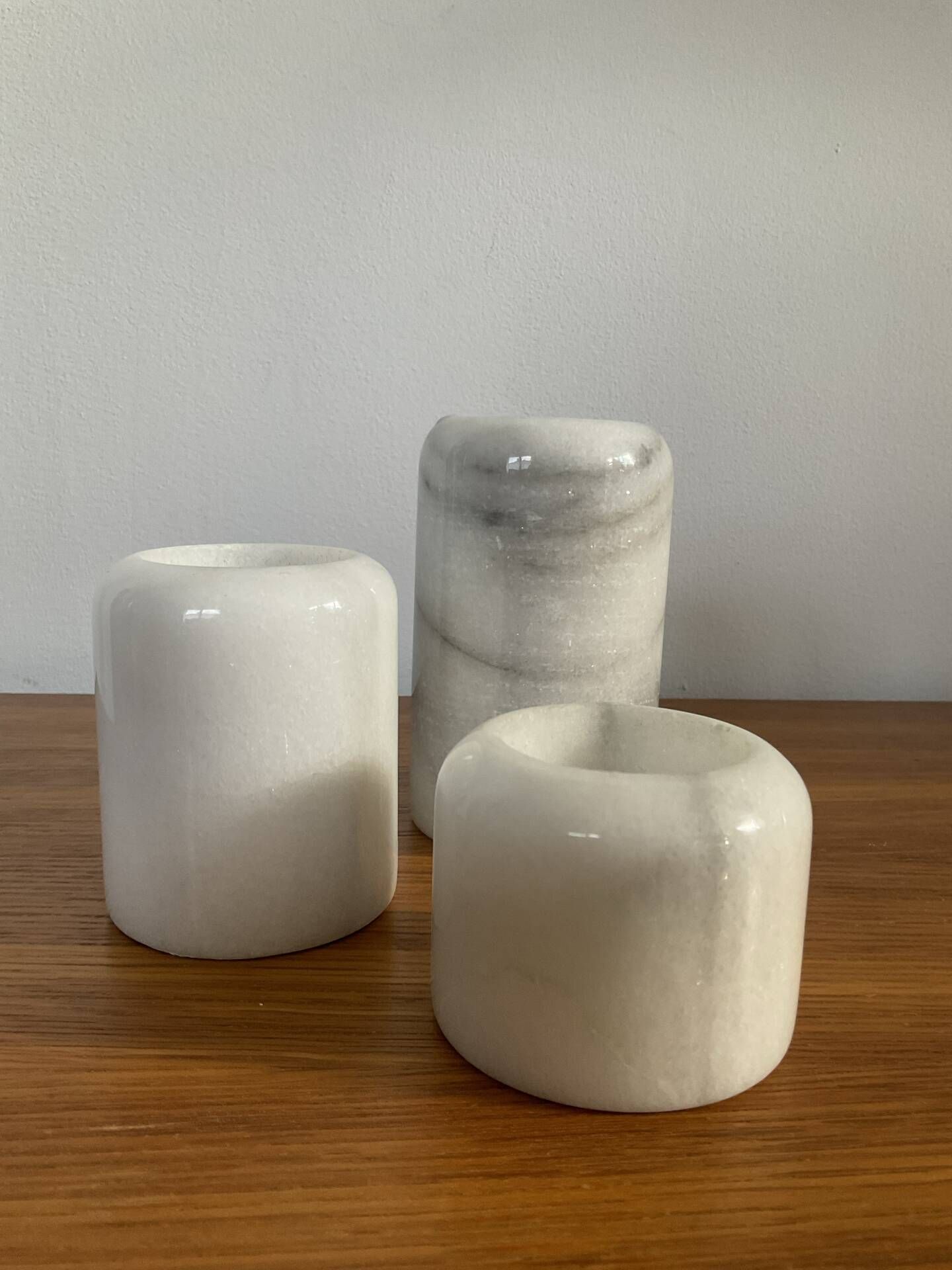 Trio de bougeoirs rouleaux vintage en marbre blanc
