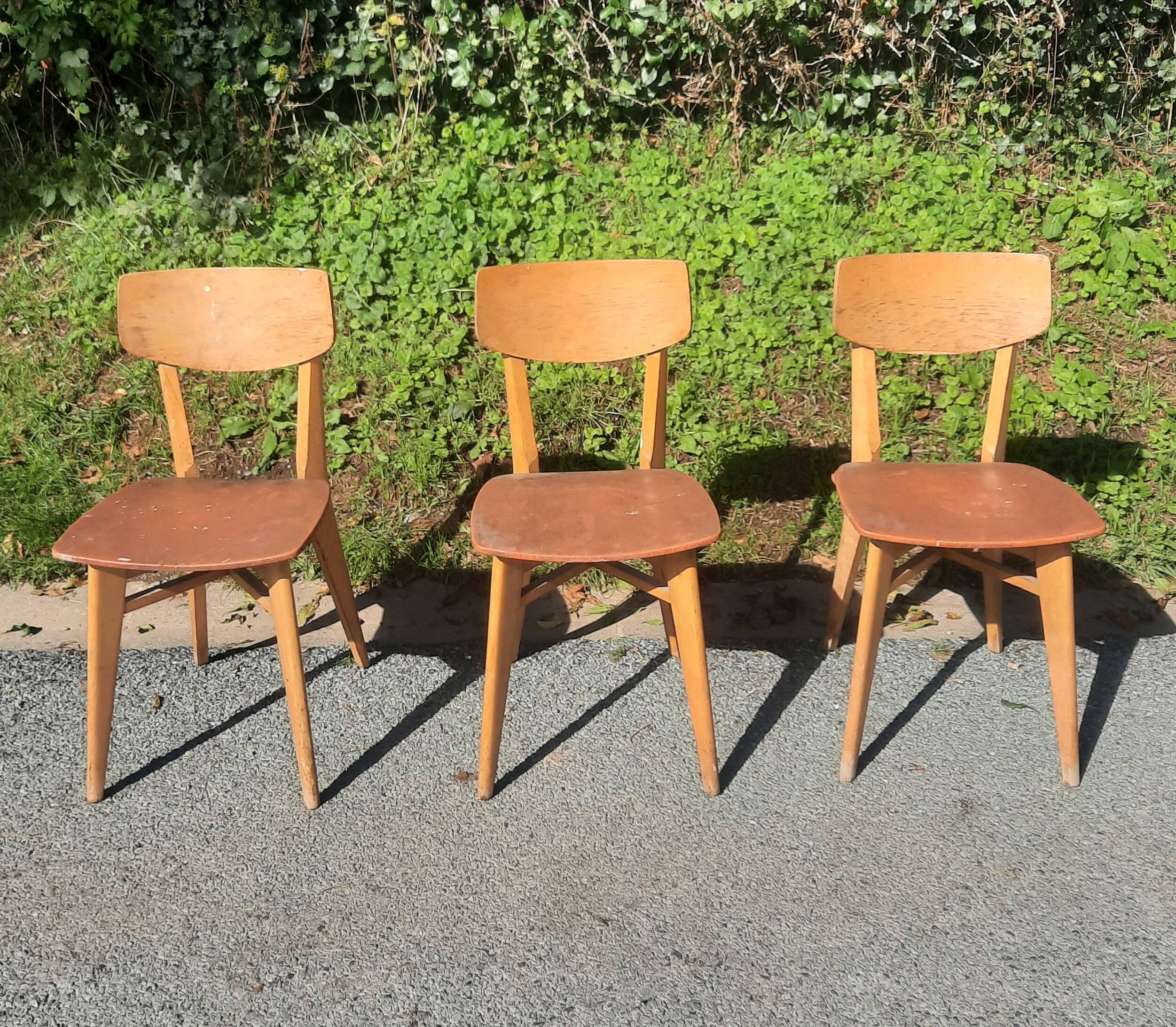 Serie de 3 chaises design g