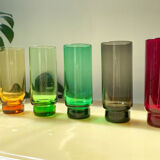 6 verres colorés et panier en laiton vintage