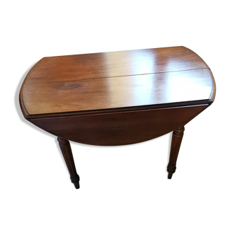 Oak round table