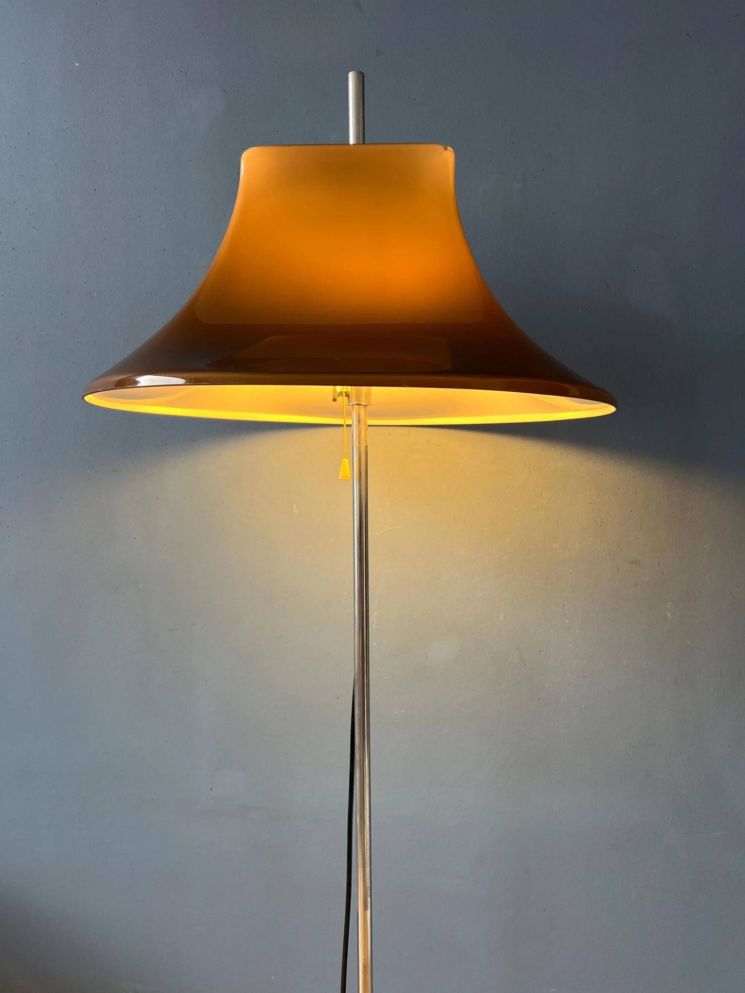 Lampadaire Space Age Mid-Century « Witch Hat » par Willem Hagoort