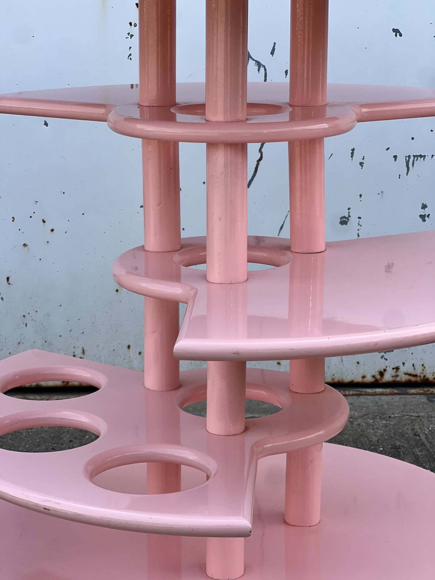 Mini bar dessert from the 80s, Memphis style, light pink lacquered wood.