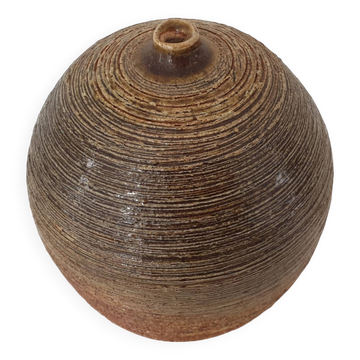Vase soliflore en céramique forme boule signé GH GII (Signature à identifier)