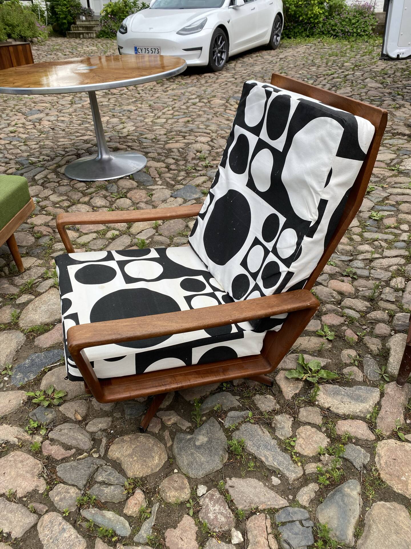 Swivel lounge chair by Arne Wahl Iversen