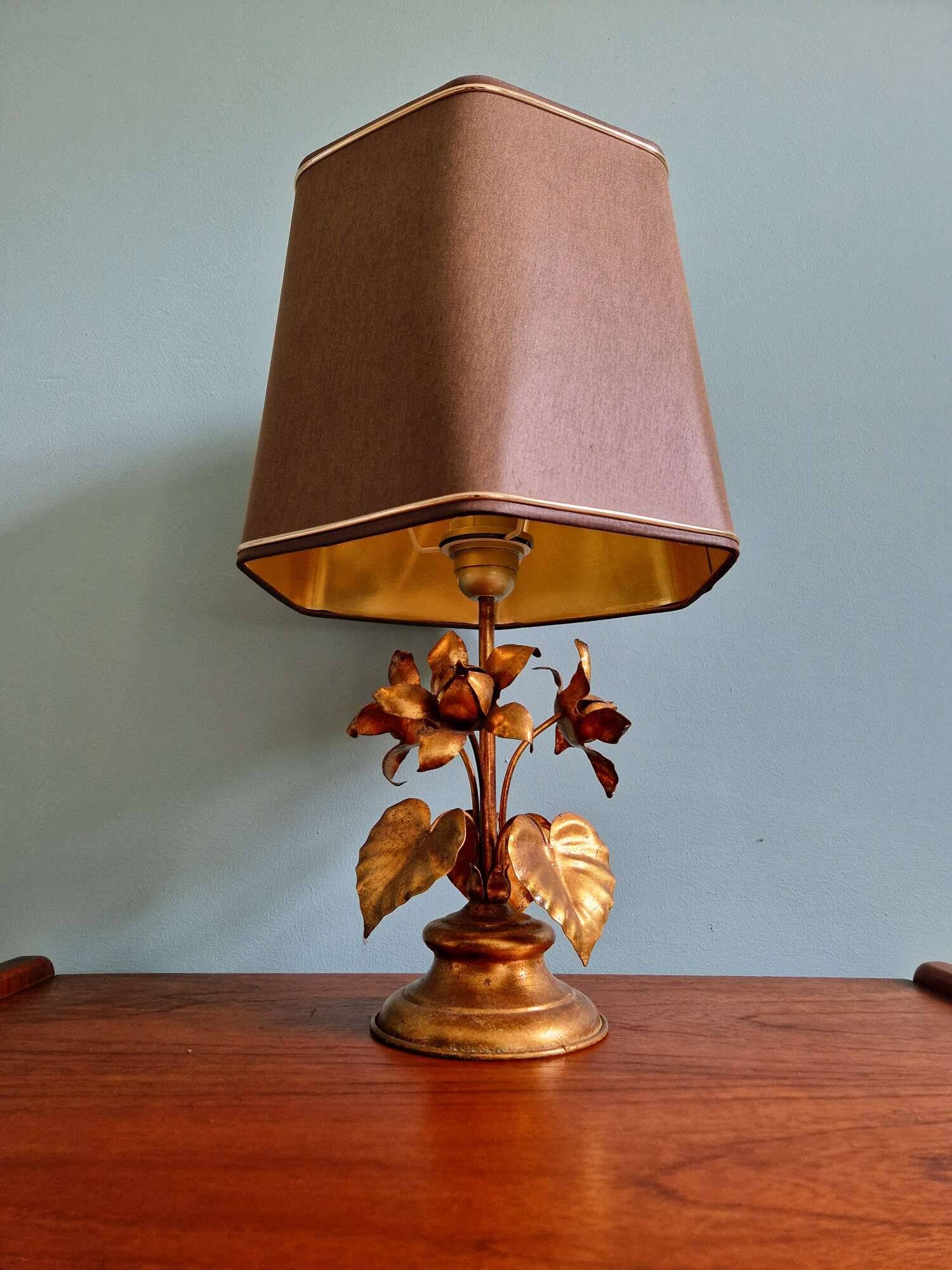 Lampe de table italienne en métal dorée, style Hollywood Regency, 1970