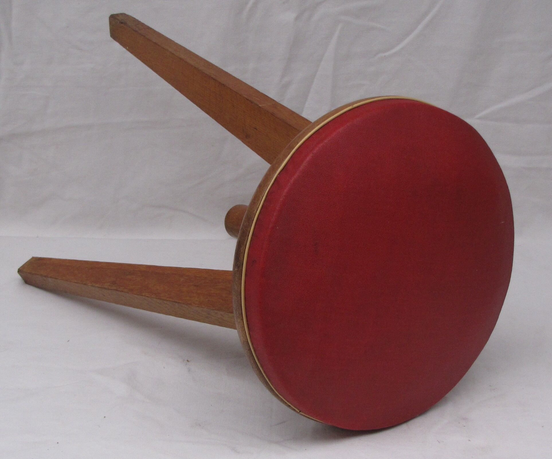 Tabouret with vintage piano screw