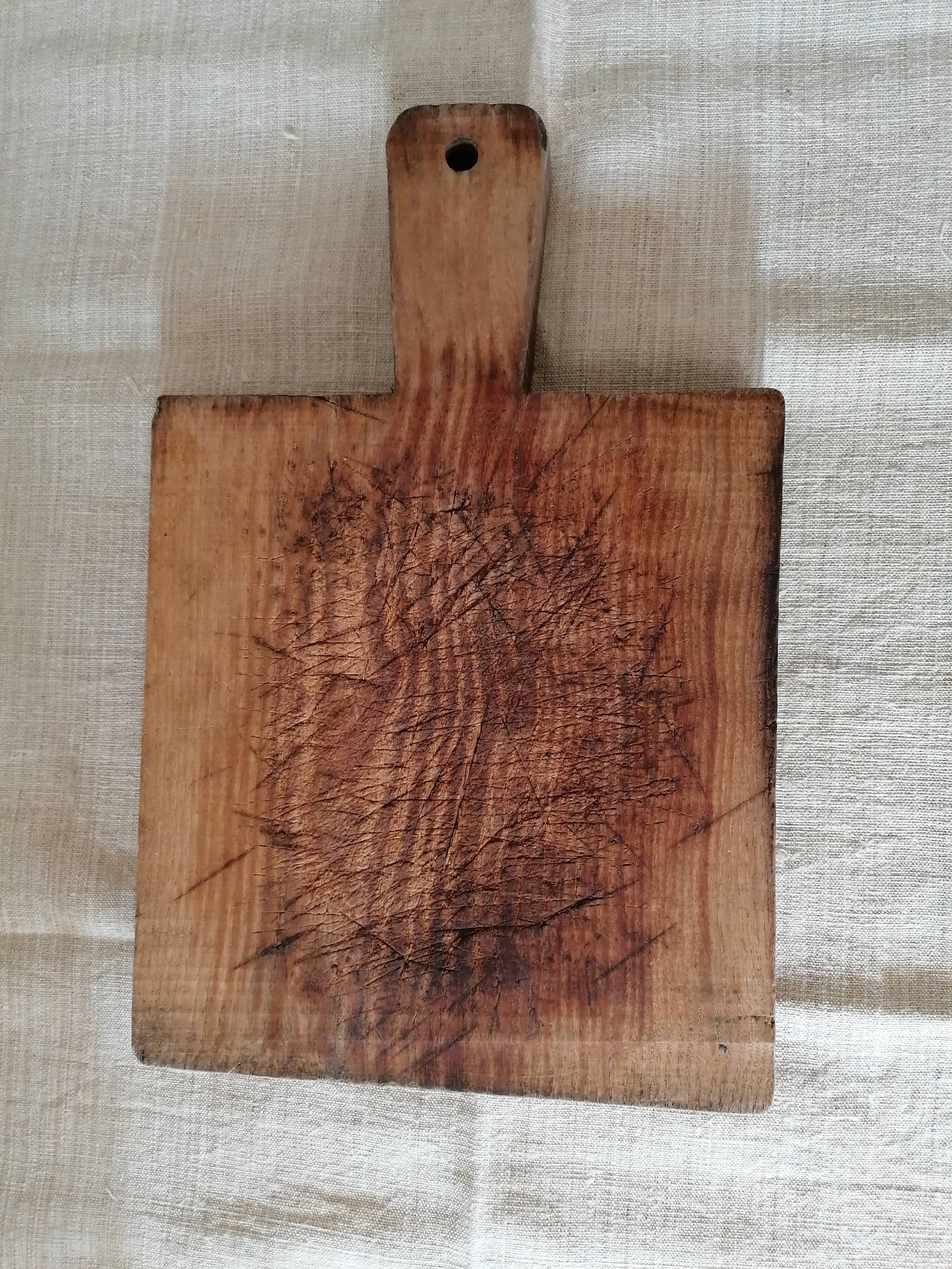 Wooden cutting board