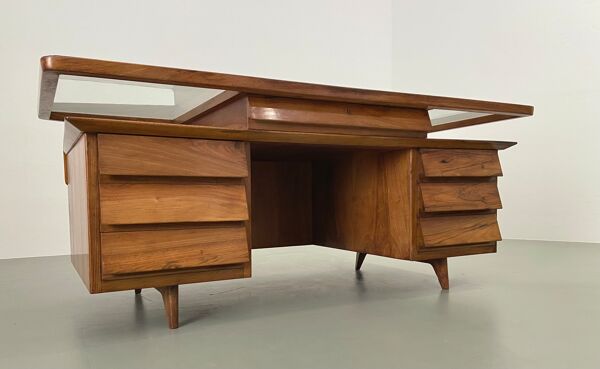 Bureau de Silvio Cavatorta en noyer massif, Italie, années 1950
