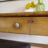 Trade Table - Post desk