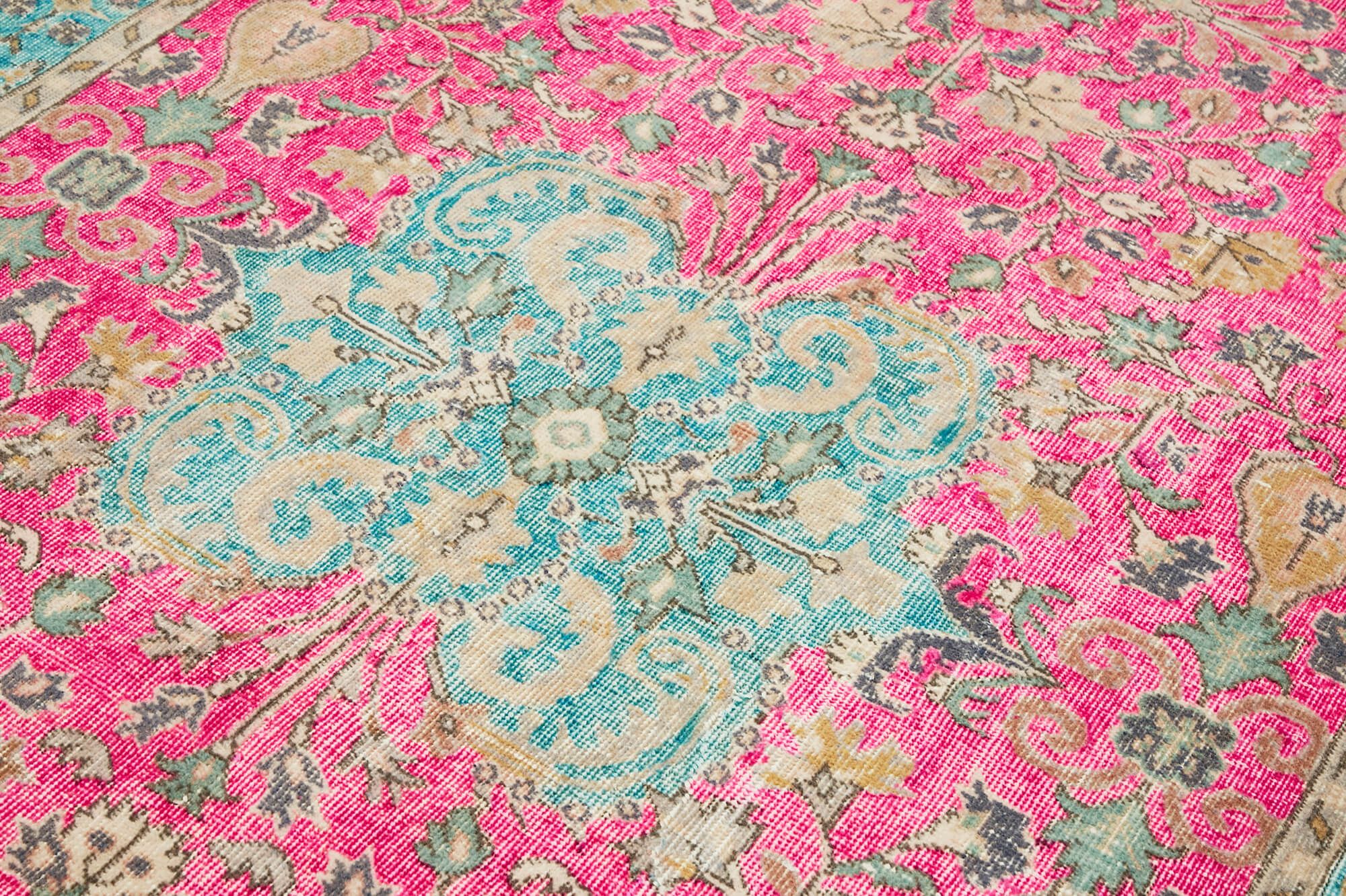 Hand-Knotted Vintage Anatolian 1980s 165 cm x 270 cm Multicolor Rug