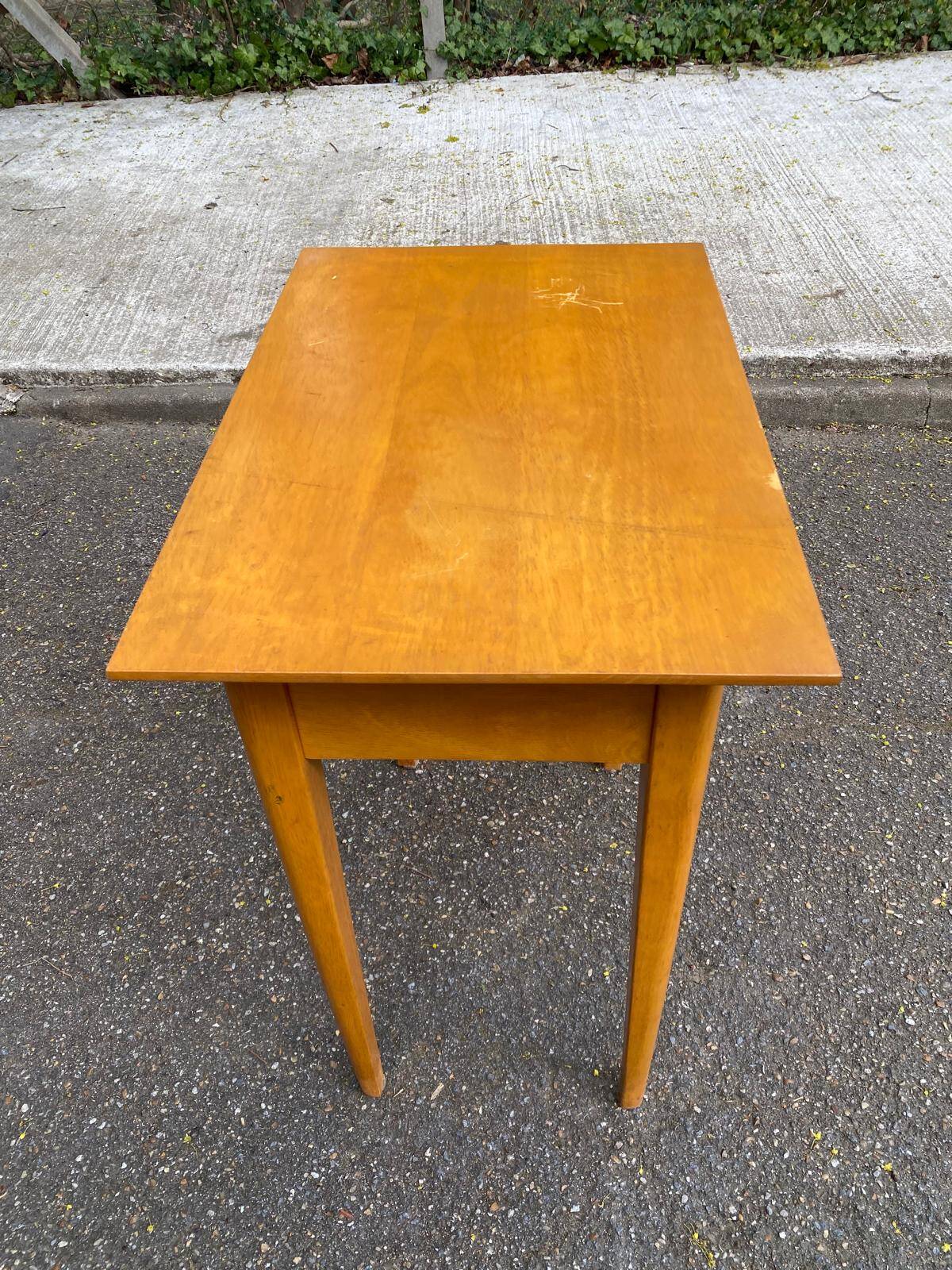 Scandinavian side table in solid wood with a drawer.