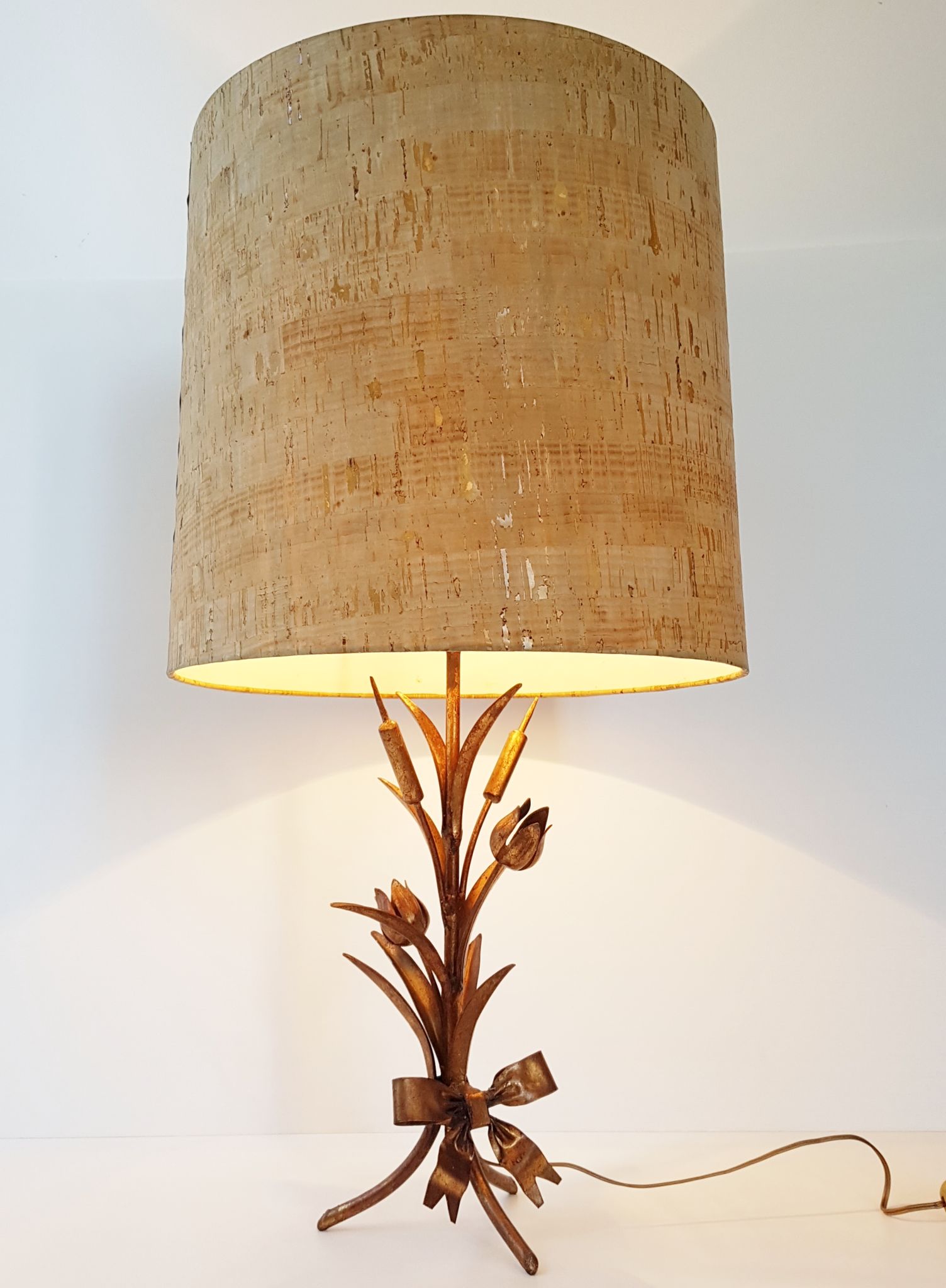 Lampe de table en métal doré 1970