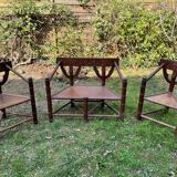 LOT 2 CHAIRS / 1 VINTAGE OAK BENCH WITH A TRIANGULAR SEAT