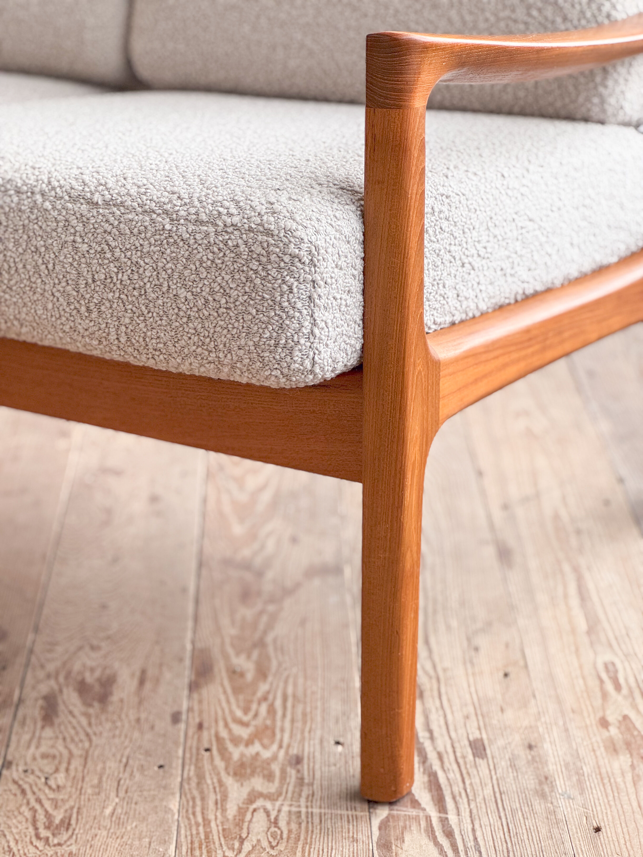 Canapé deux places, Ole Wanscher pour France & Son, série Senator, en teck