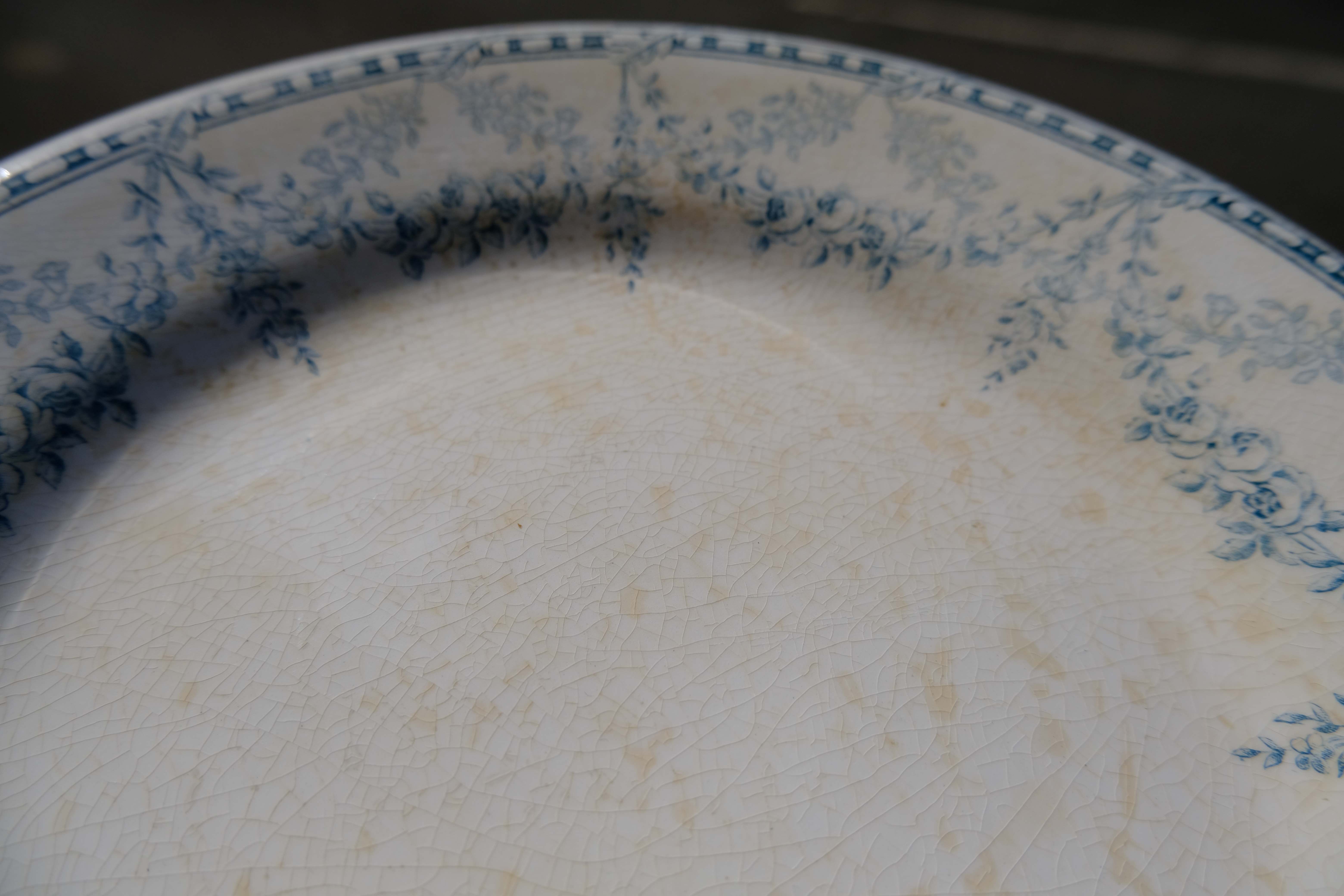 Iron earth plates of Creil and Montereau