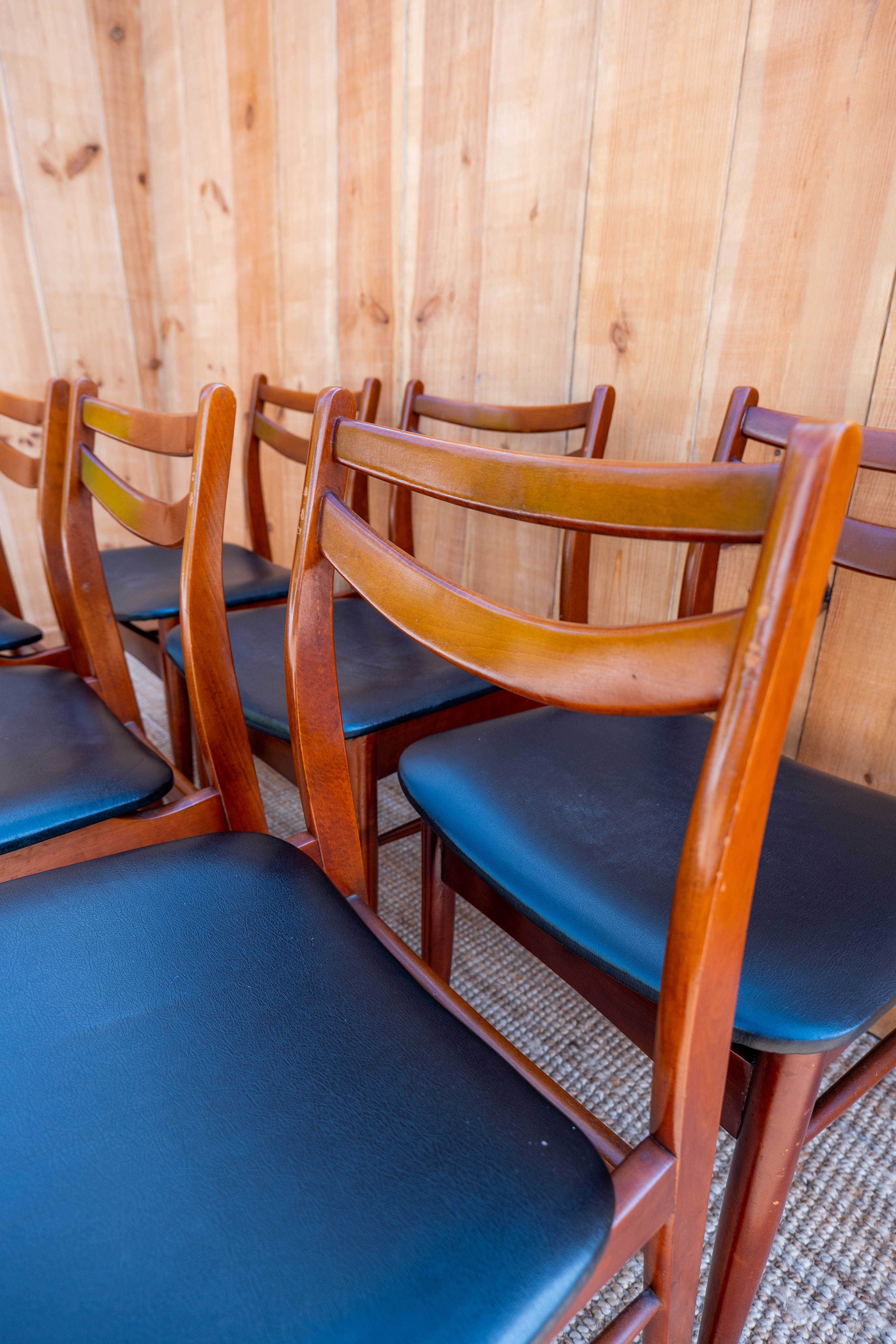 6 Scandinavian chairs