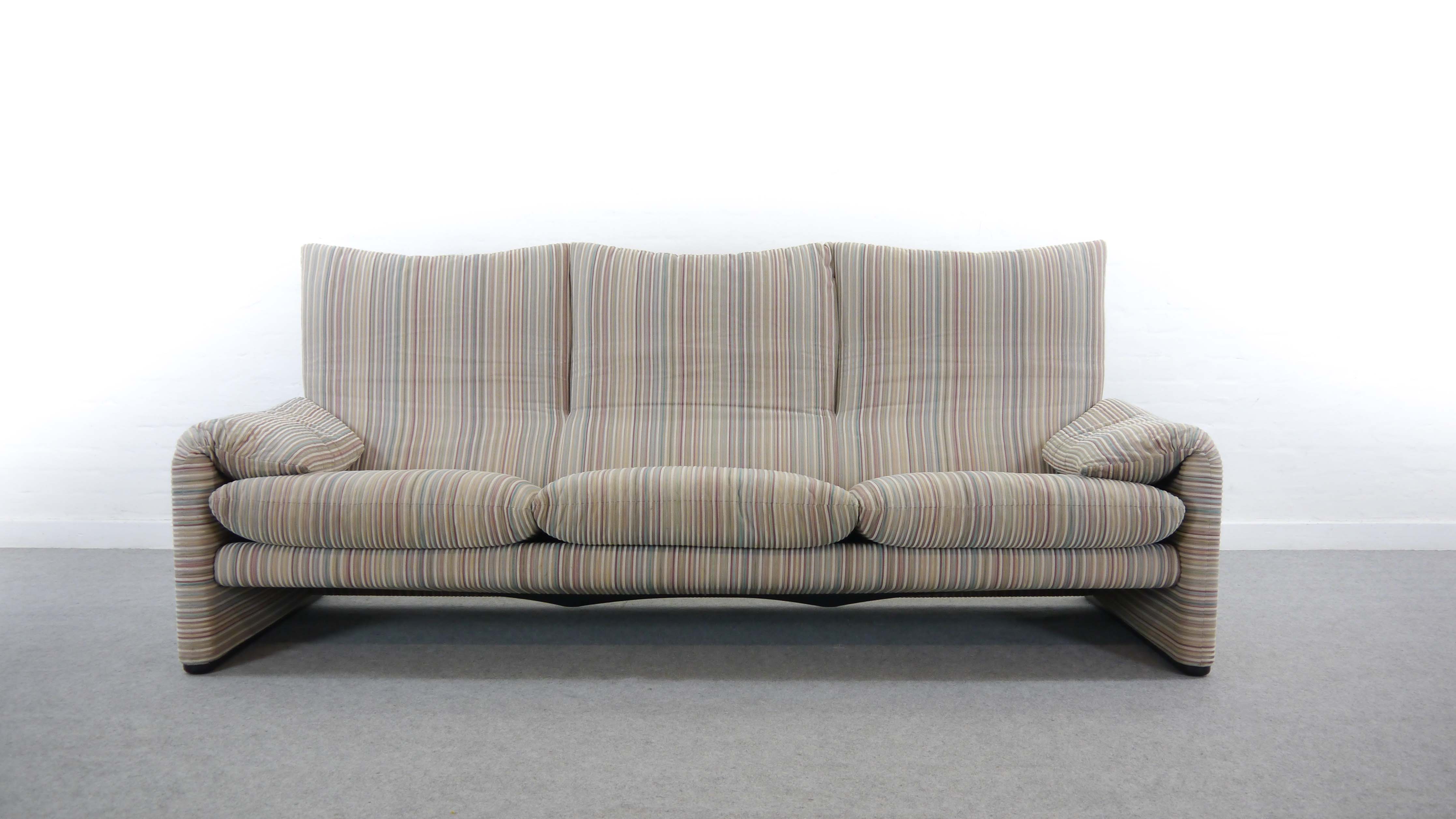 Cassina Maralunga 3-seat sofa by Vico Magistretti in striped colored fabrics