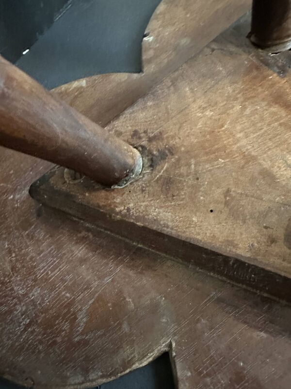 Guéridon Napoléon III en bois, forme trèfle