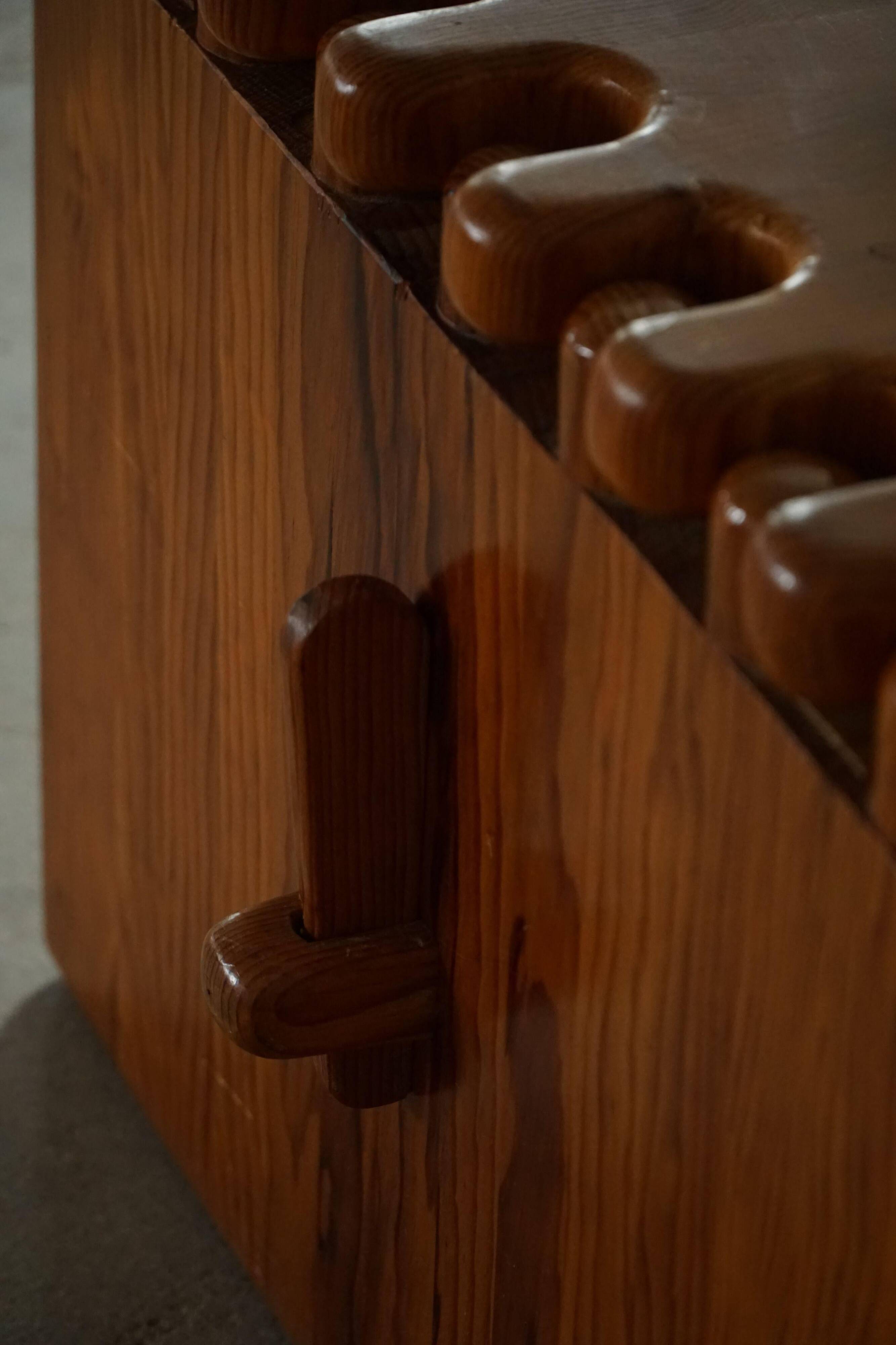 Large rectangular coffee table in solid pine from the mid-century, Danish modern, 1960s.