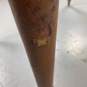Table en bois avec tiroir