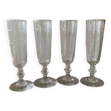 4 Champagne flutes