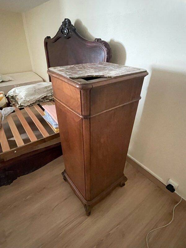 Bedside table