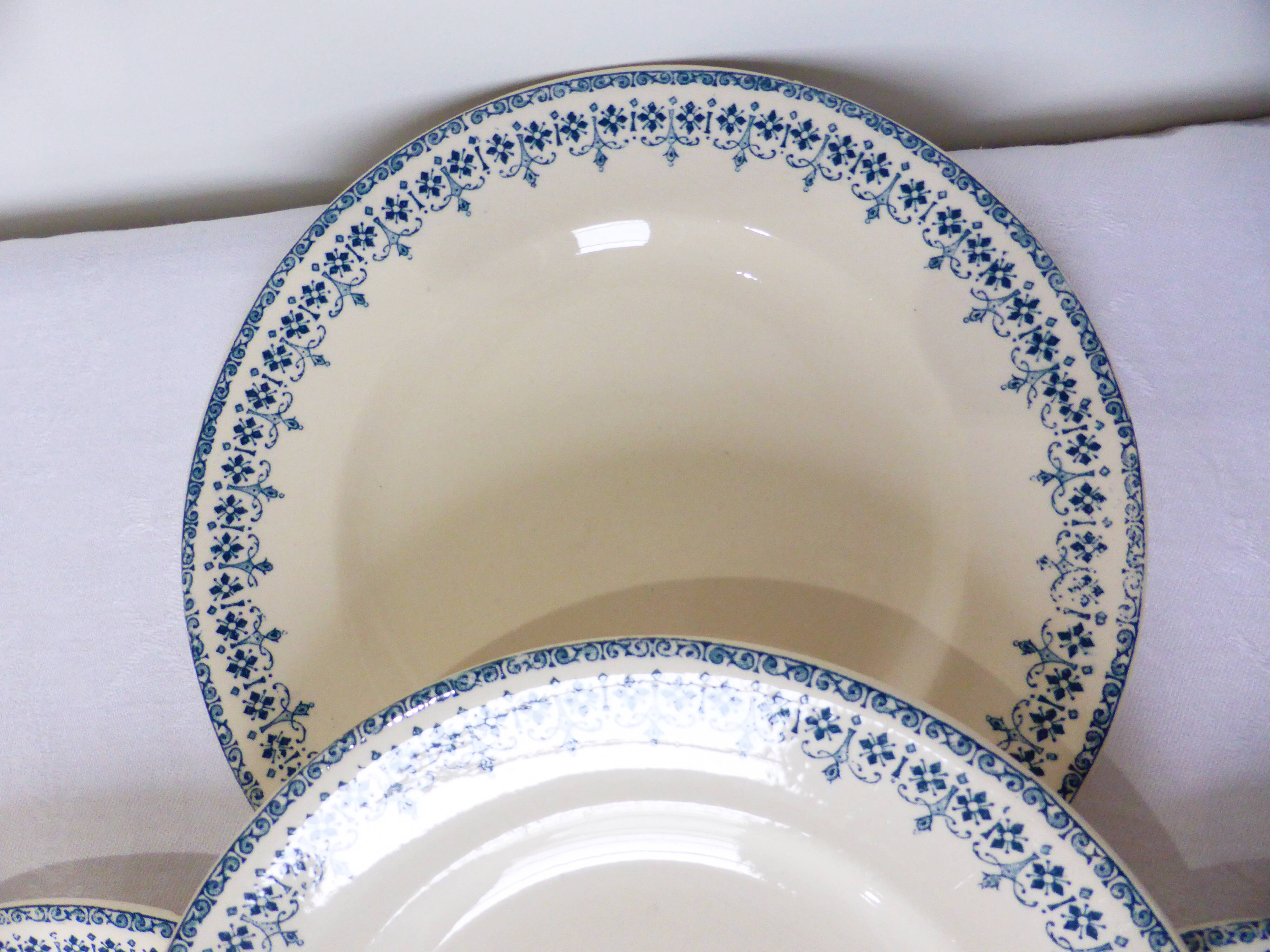 4 vintage dessert plates of Longwy