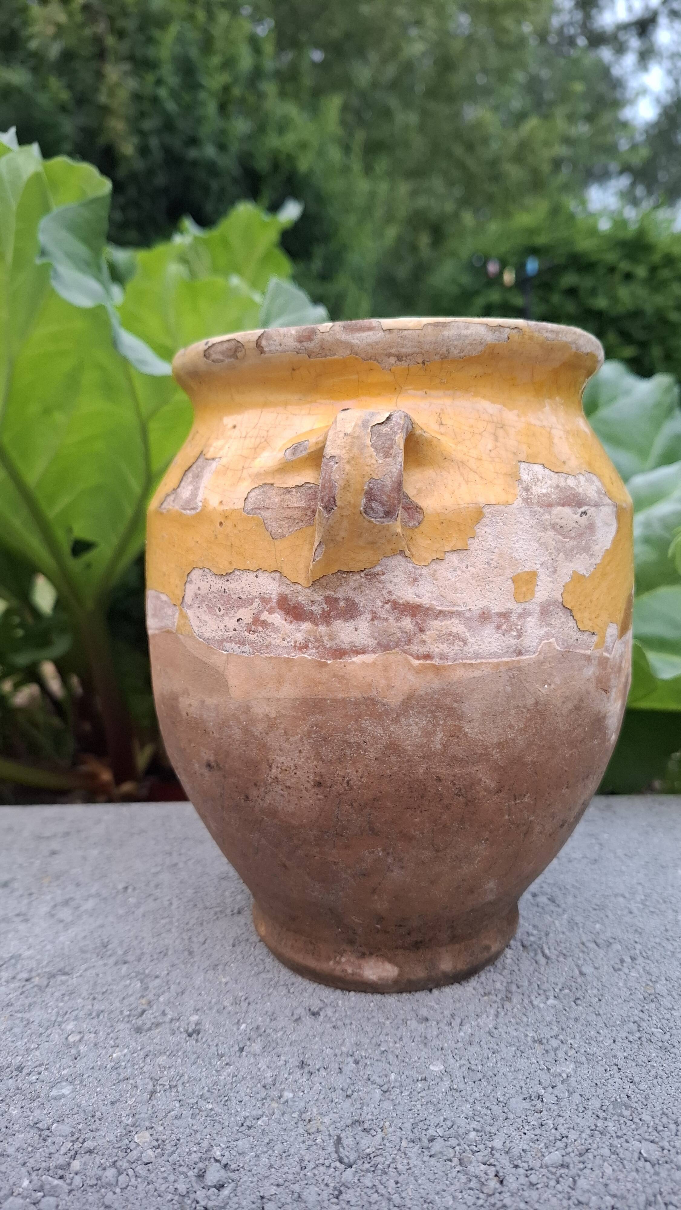 Old grease pot