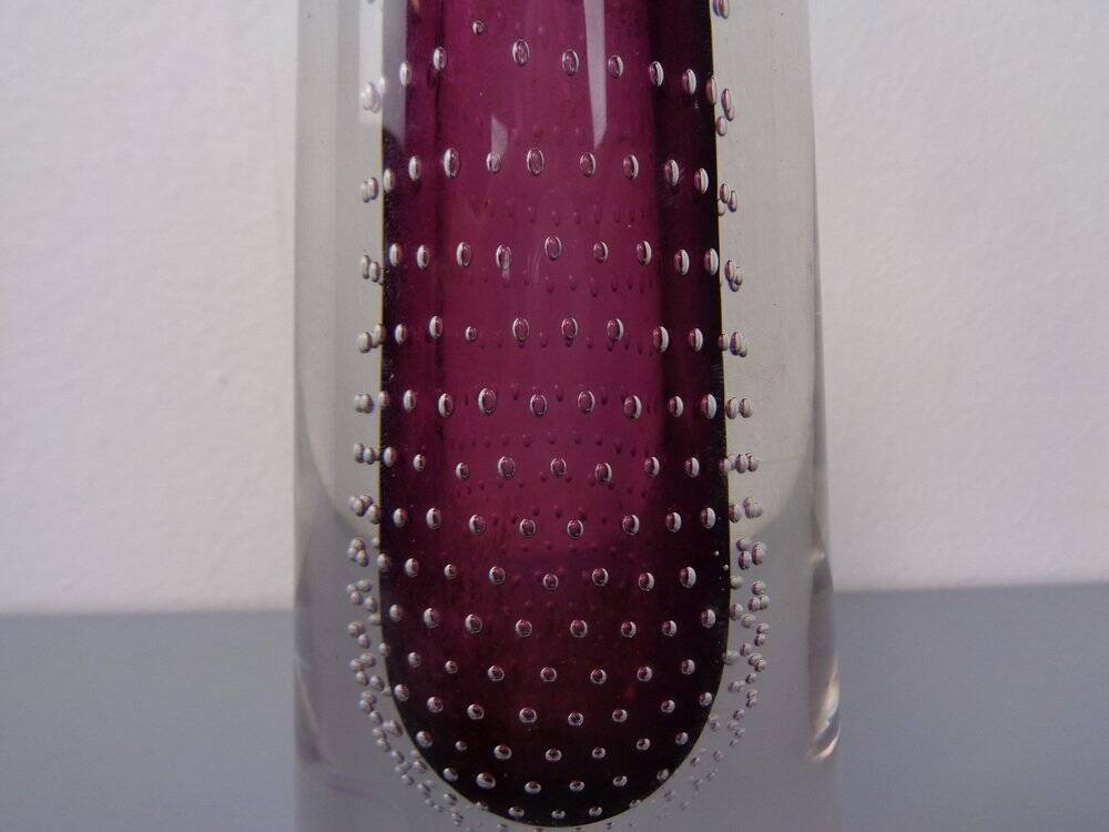 Glass vase by Gunnel Nyman for Nuutajärvi Notsjö, Finland, 1940s.