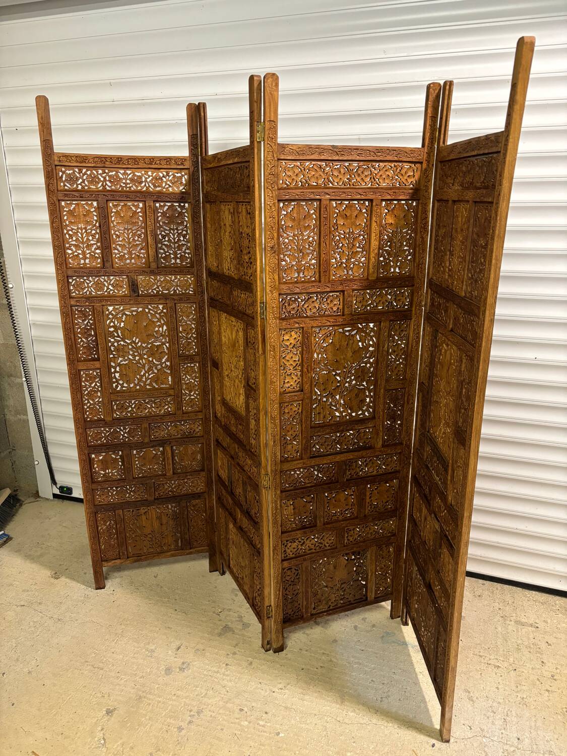 Indian wooden screen