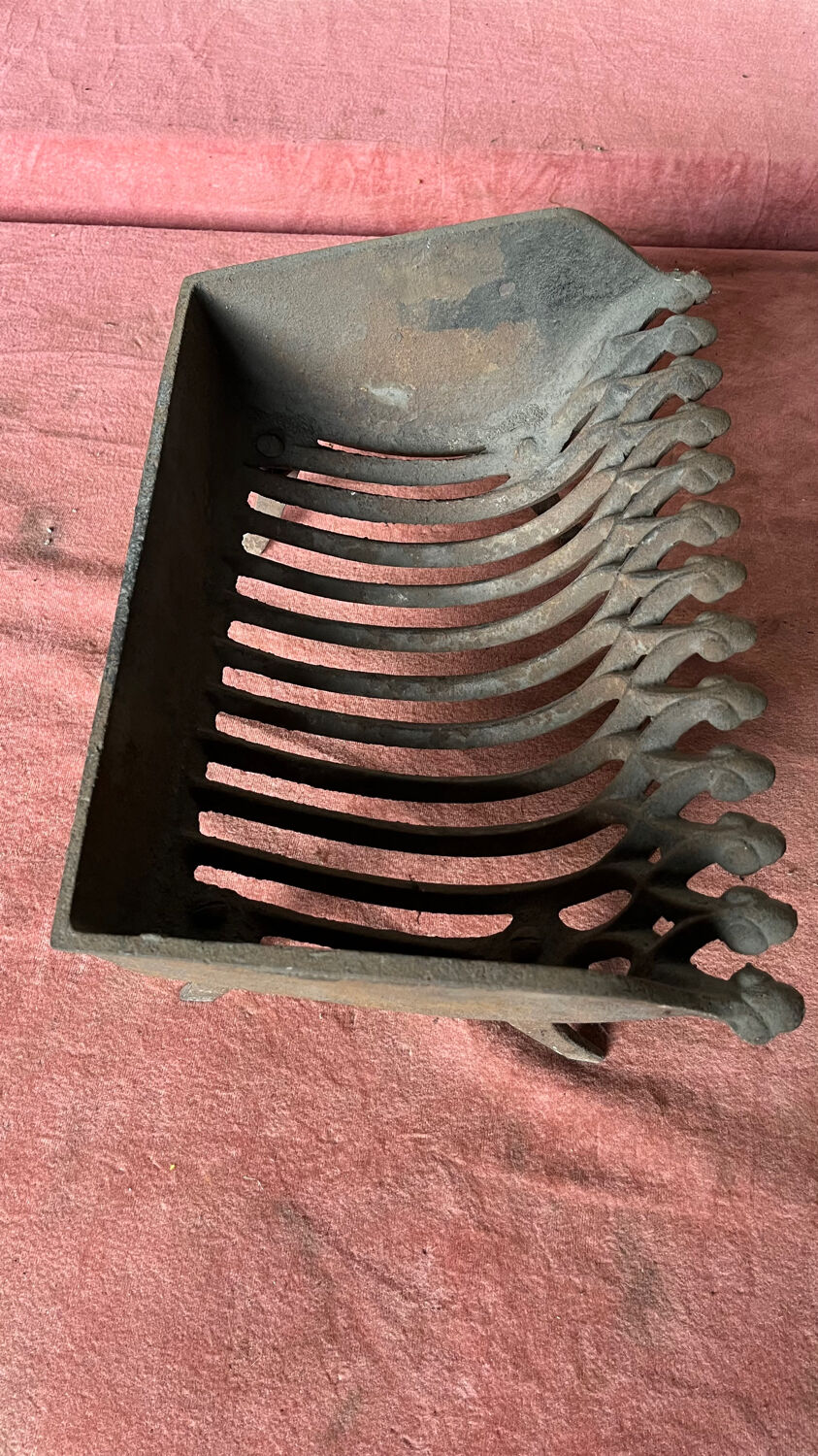 Cast iron chimney grille