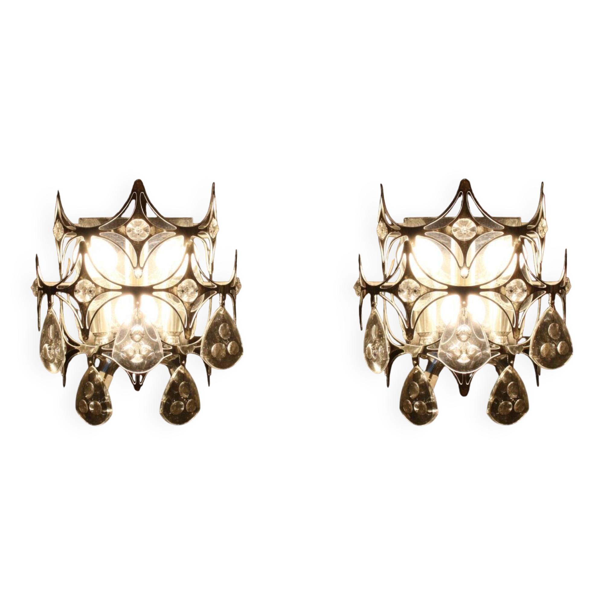 Pair of wall sconces in chrome metal and crystal