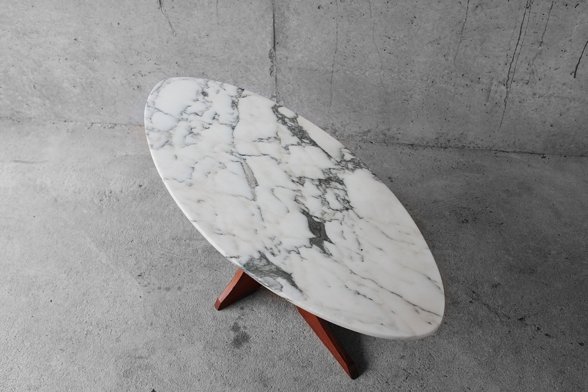 Coffee table wood & marble 60
