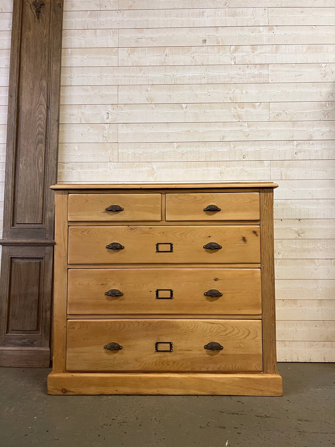 Meuble de métier à tiroir