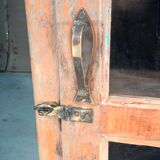 Showcase with 4 door glass panels