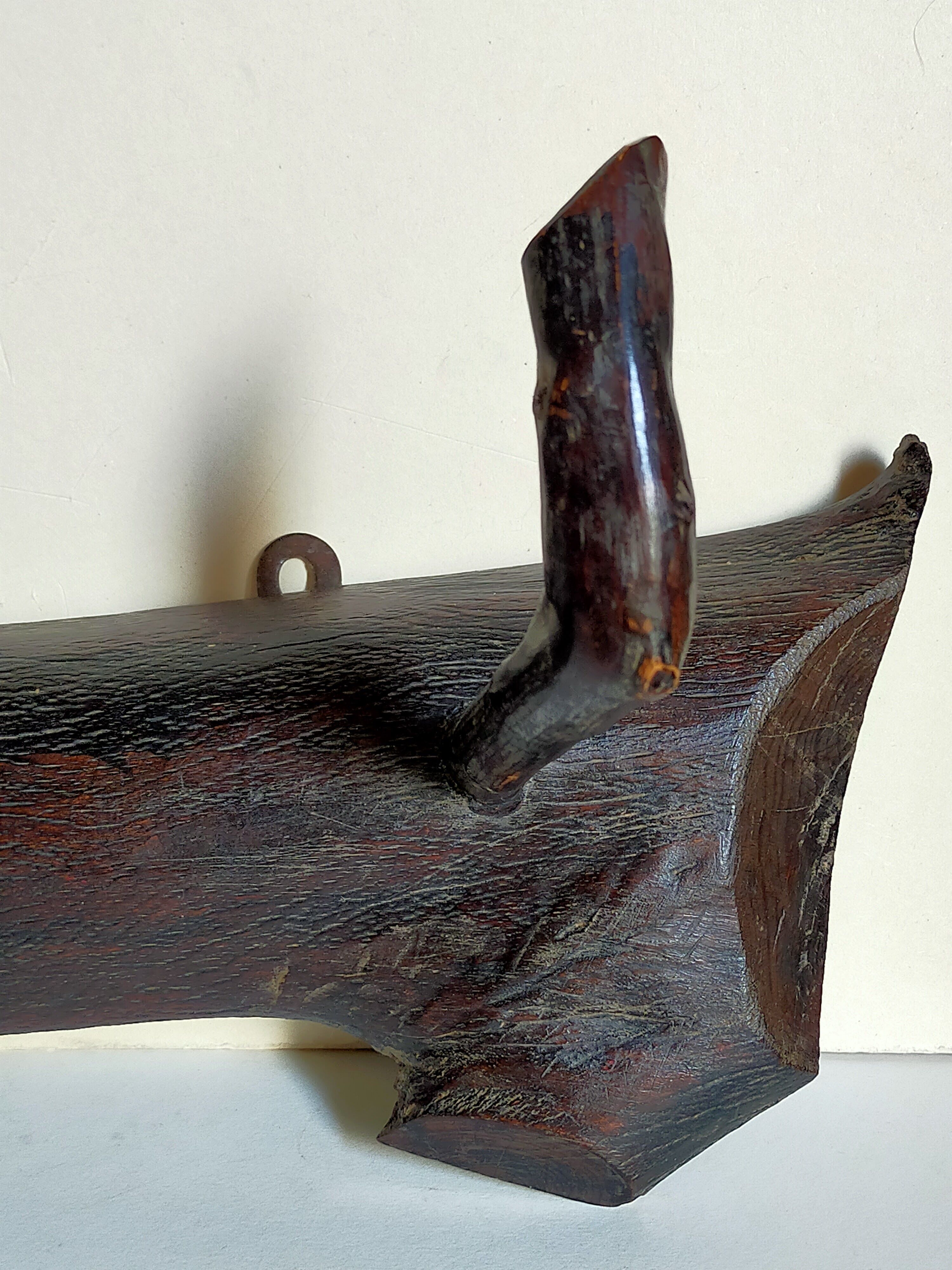 Art-Popular brutalist wall coat holder in solid wood