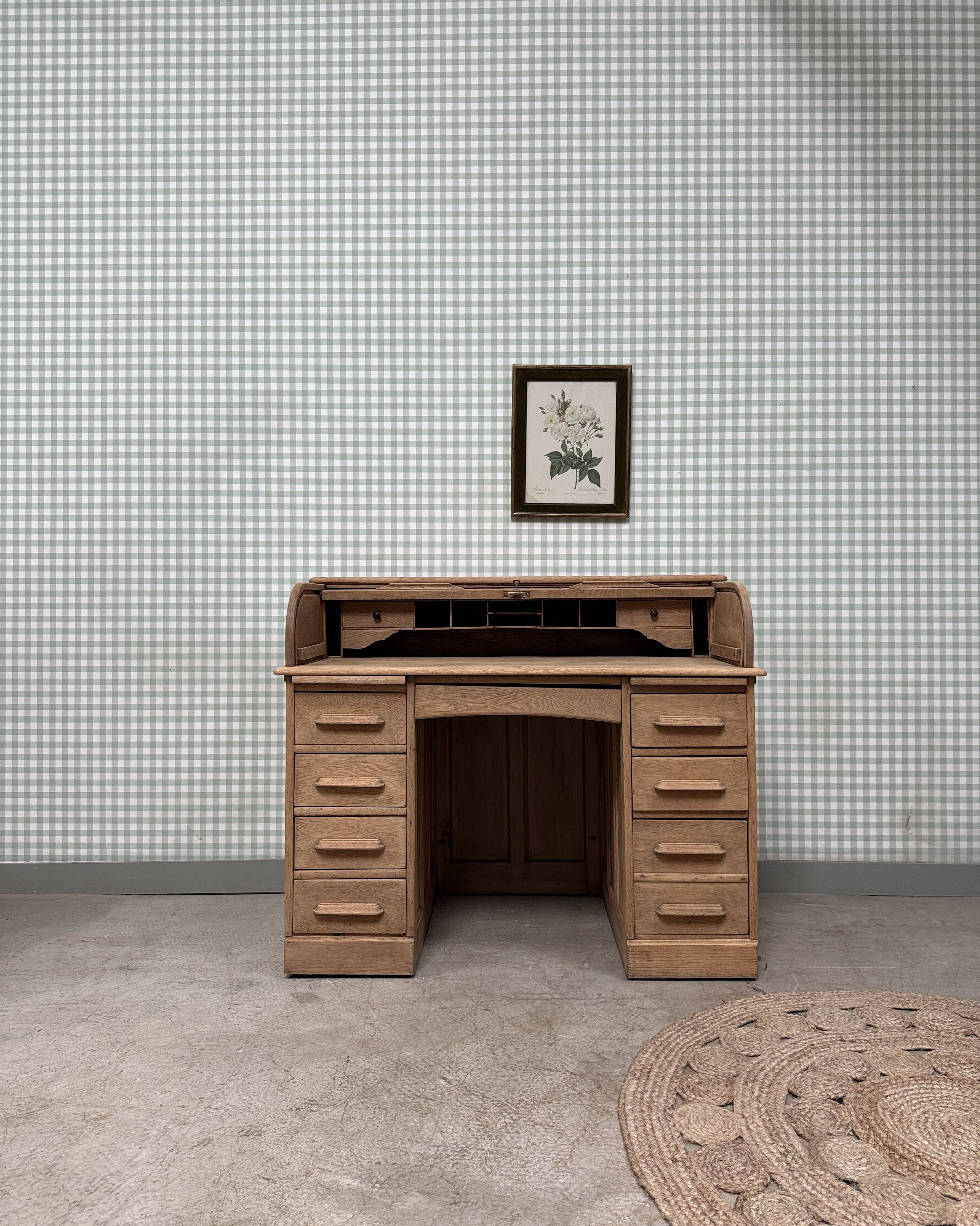American cylinder desk (renovated)