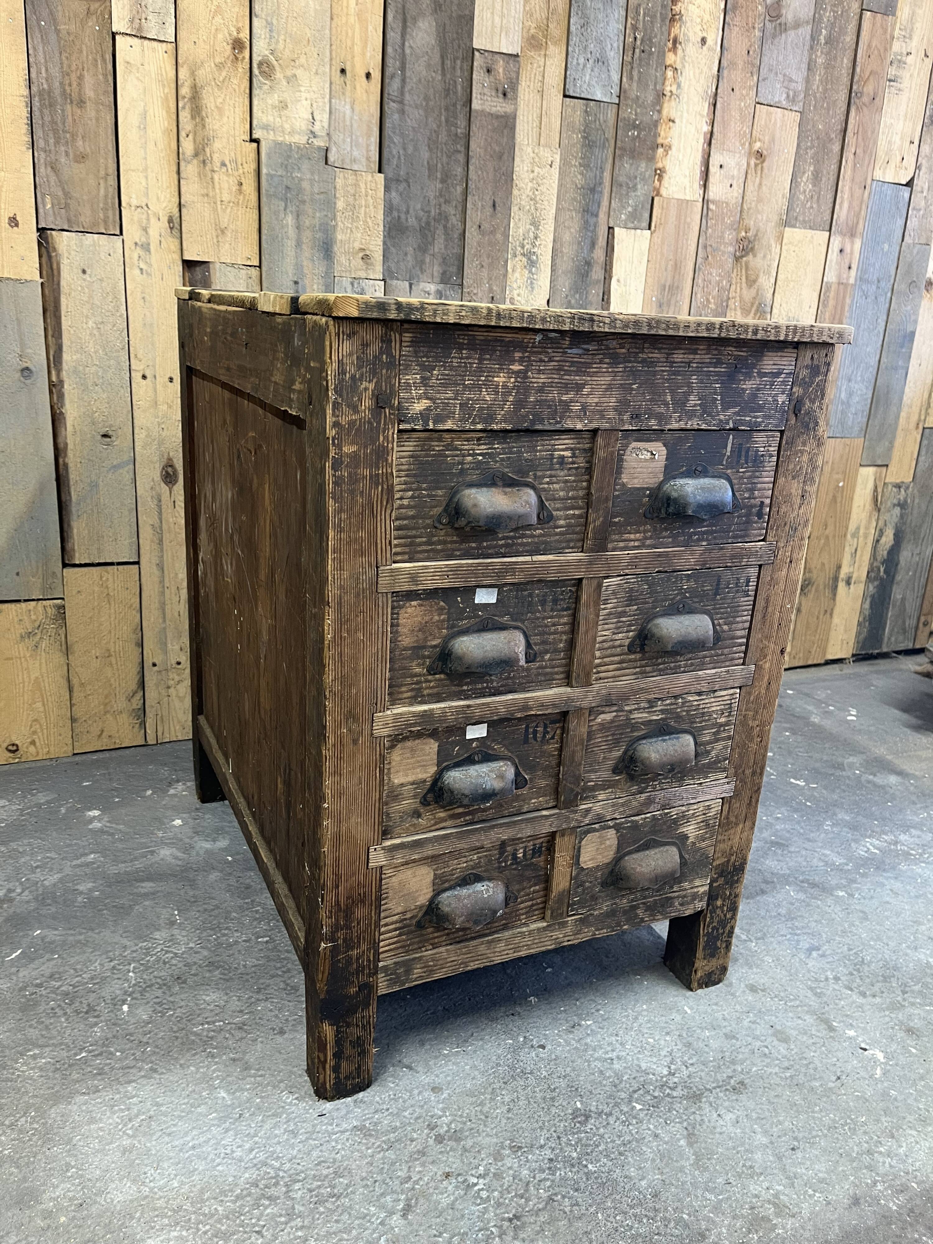 Meuble de métier en bois ancien chaussure