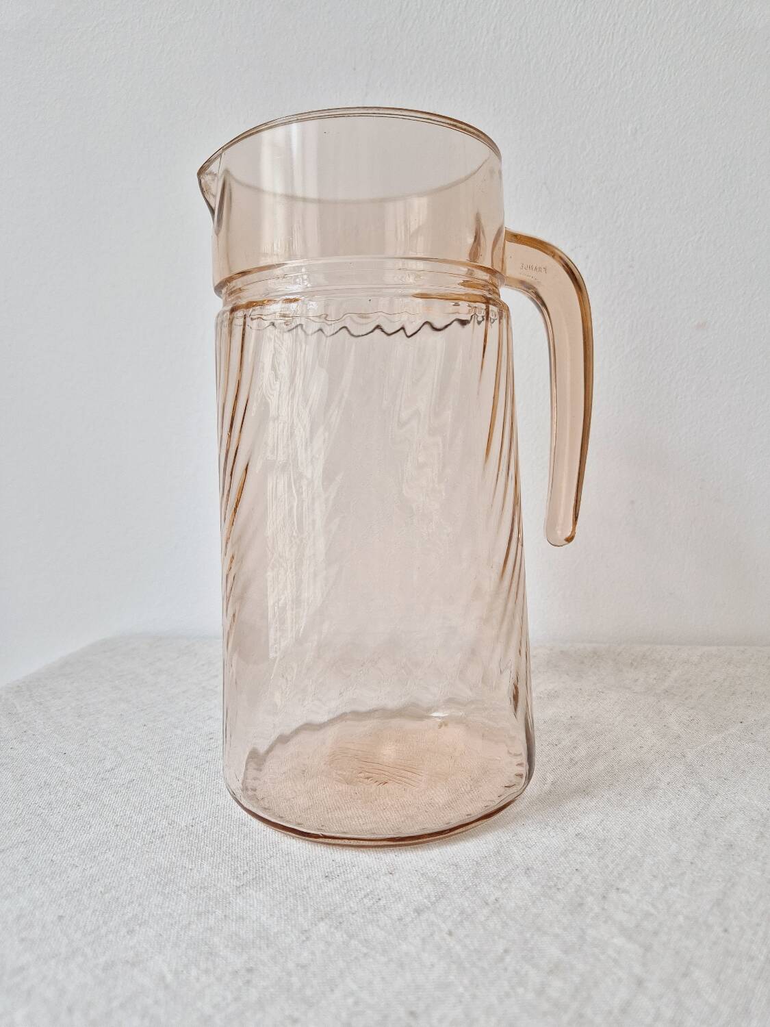 "Rosaline" twisted glass carafe - Luminarc Vintage